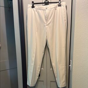 Dockers Men's Straight Fit Cream Pants